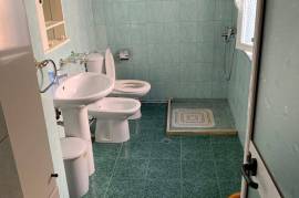 Apartament me qera tek trregu Cam, Location