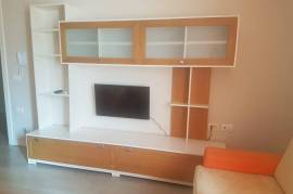 Apartament me qera prane Deliorgjit, Qera