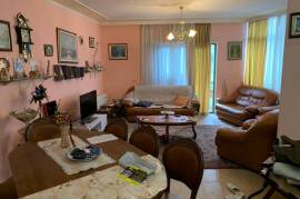 Apartament me qera ne bllok, Location