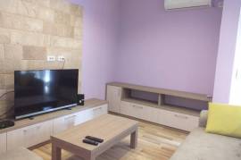 Jepet me qira super apartament 1+1, Alquiler