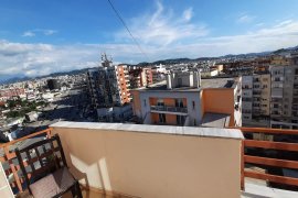 Apt Gjigand, 3+1+2wc+Ballkon (130 M2) Ne Astir , Qera