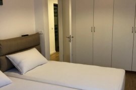 Jepet me qera apartament 2+1 ish Ekspozita , Qera