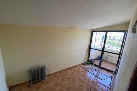 Apartament ne shitje prane qendres., Verkauf