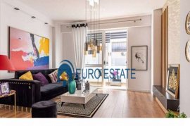 Tirane shes Apartament 2+1 114 m²-Komuna e Parisit, Venta