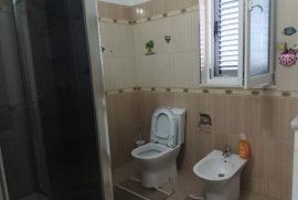 Shitet shtepi private me sip.150m2, Ishull-Lezhe, Shitje