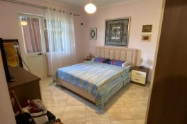 Shitet apartament 1+1, prane ish restorant Durresi, Vente