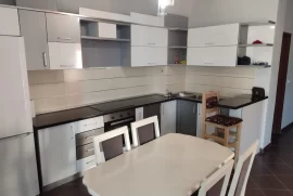 ''SHITUR'' .  Shitet Apartamenti ne Fresk 2+1  , Venta