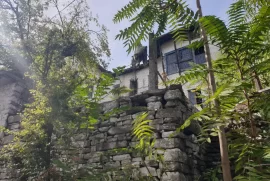 SHITET SHTEPI PRIVATE GJIROKASTRITE , Venta