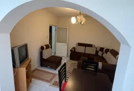 Apartamemt 1+1 me qira në Laprakë pranë Kupolës , Qera