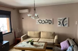 Apartament 2+1+2 per shitje prane Qendres , Shitje