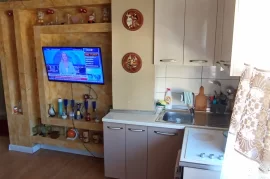 Qera Apartament 1+1, Materniteti I Ri, 400 Euro, Qera