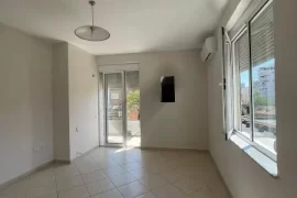 Qera, Apartament 2+1, Rruga E Kavajes,, 1000 Euro/, Miete