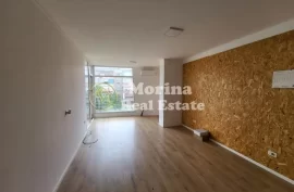 Ambient Biznesi Me Qira, 21 Dhjetori, 600 Euro, Location