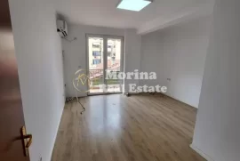 Ambient Biznesi Me Qira, 21 Dhjetori, 600 Euro, Ενοικίαση