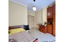 Shitet apartament 3+1+2 tek Kopshti Botanik, Komun, Πώληση