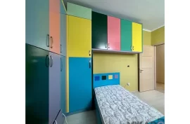 Shitet apartament 3+1+2 tek Kopshti Botanik, Komun, Eladás