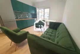 SHITET:  Apartament 4 +1 + 2/ Zona: ISH BLLOKUT, Eladás