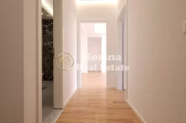 Shitet Apartament 2+1+Blk, Zogu I Zi, 210,000 Euro, Shitje