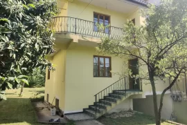 Tirane 2 Vila te bashkangjitura per shitje ne Sauk, Venta