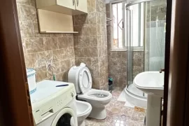 OKAZION SHESIM APARTAMENT 1+1 VTM 30M NGA FRESKU , Venta