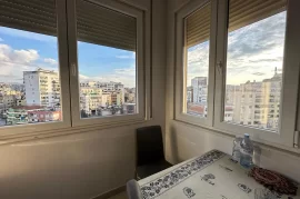 Shitet Apartament , Eladás