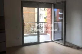 Qera, Apartament 2+1, Kompleksi Delijorgji ,700Eur, Affitto