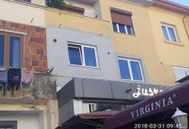 Apartament me qera, Location