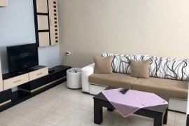 Jepet me qera apartament 1+1 perball Delijorgjit , Ενοικίαση