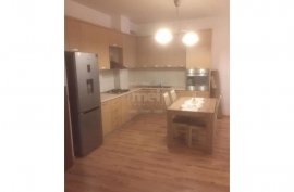 Shitet apartamenti 2+1 tek Liqeni i Thate, Venta