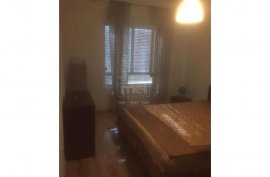 Shitet apartamenti 2+1 tek Liqeni i Thate, Vente