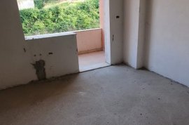 SHITET APARTAMENT 3+1.. KOPSHTI BOTANIK..!!, Vente