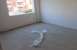 SHITET APARTAMENT 3+1.. KOPSHTI BOTANIK..!!, Πώληση