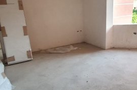 SHITET APARTAMENT 3+1.. KOPSHTI BOTANIK..!!, Venta