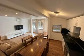 Apartament 2+1 me qira në Rrugën 