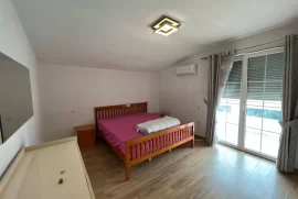 Apartament 2+1 me qira në Rrugën 