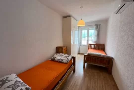 Apartament 2+1 me qira në Rrugën 