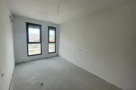 Apartament 2+1 në shitje tek “Materniteti i Ri”, Venta