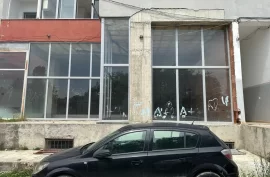 SHITET MBRAPA CASA ITALIA…AMBIENT BIZNESI