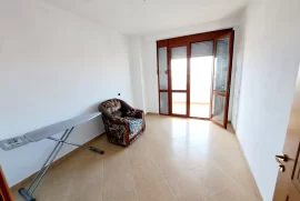 Kavaje,apartament 3+1+1 tualet,pallat afer tregut., Verkauf