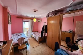 Duplex në shitje tek Blloku Gintash, Laprakë, Vente