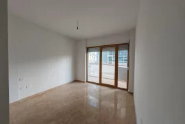 Tirane, Apartament me qira tek Blloku, Huren