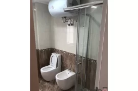 Shitet Apartament 2+1+2 tek Qendra Kristal, Πώληση