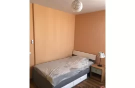 Jepet me Qira Apartament 2+1+2 tek në një ndërtesë, Alquiler