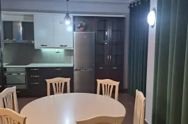 Tirane, Apartament me qira tek Pazari Ri, Qera