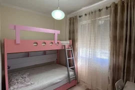 Tirane, Apartament me qira 500 euro e negociueshme, Huren