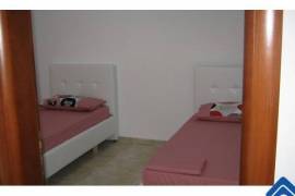 Kembej apartament ne  Vlore me 2+1 ne Tirane