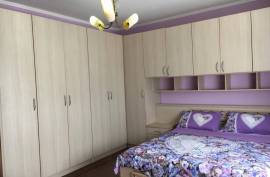 Jepet me qera apartament 3+1, Huren