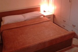 JEPET ME QERA APARTAMENT 2+1 TEK ‘RRUGA E BOGDANEV, Ενοικίαση