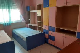 JEPET ME QERA APARTAMENT 2+1+2 TEK KOMUNA E PARISI, Affitto