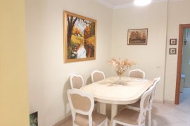 JEPET ME QERA APARTAMENT 2+1+2 TEK KOMUNA E PARISI, Ενοικίαση